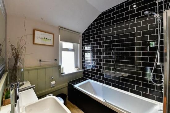 Quirky 4 Bedroom Apartment With Terrace Cardiff Extérieur photo