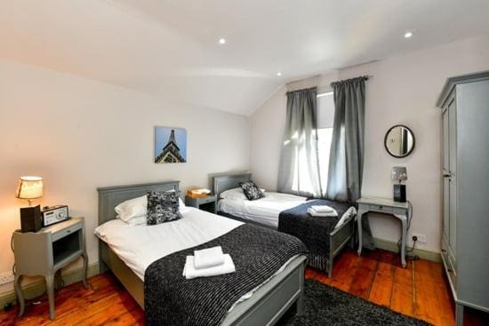 Quirky 4 Bedroom Apartment With Terrace Cardiff Extérieur photo